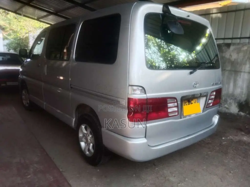 Toyota Granvia 2008 Van (Used)