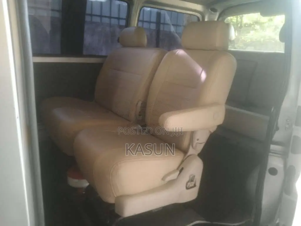 Toyota Granvia 2008 Van (Used)