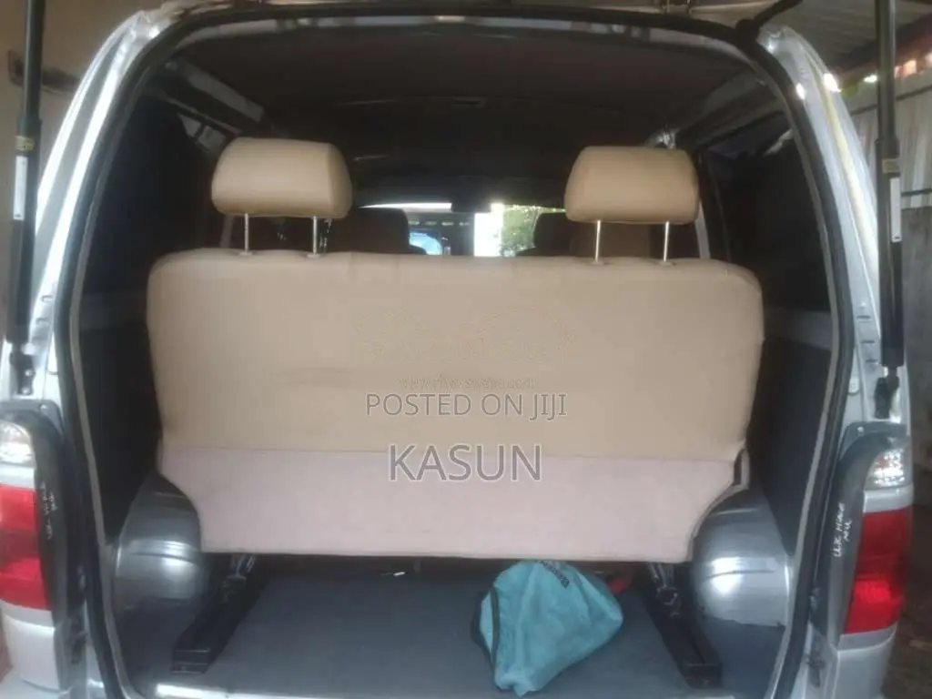 Toyota Granvia 2008 Van (Used)