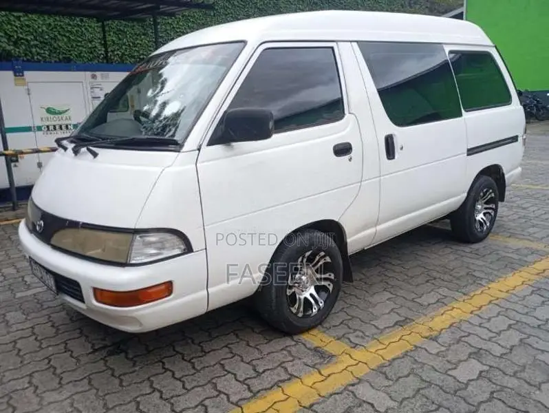 Toyota CR27 1995 Van (Used)