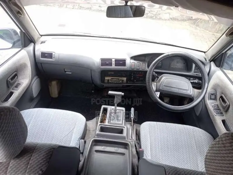 Toyota CR27 1995 Van (Used)