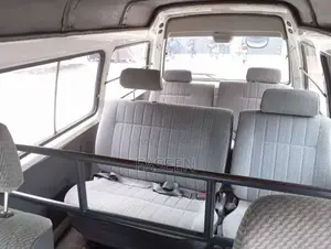Toyota CR27 1995 Van (Used)