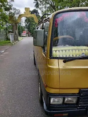Nissan Vrg 1984 Van (Used)