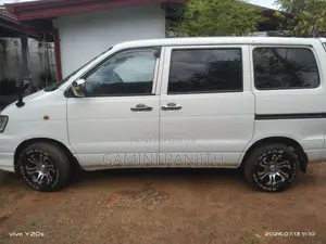 Toyota Noah Kr42 2007 Van (Used)