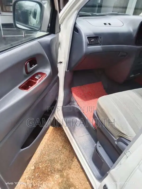Toyota Noah Kr42 2007 Van (Used)