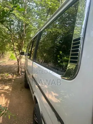Toyota Lh103 Hiace Dolphin 1997 Van (Used)