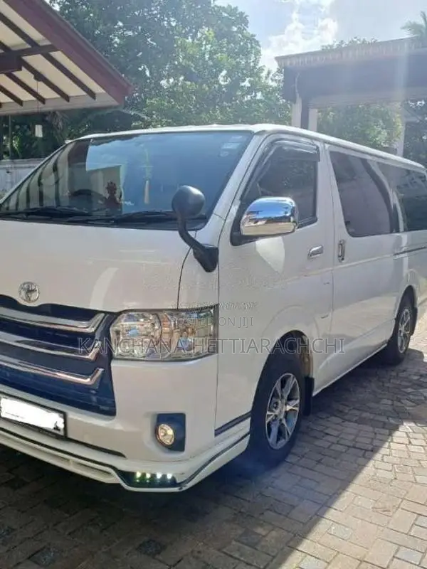 Toyota KDH 2017 Van (Used)