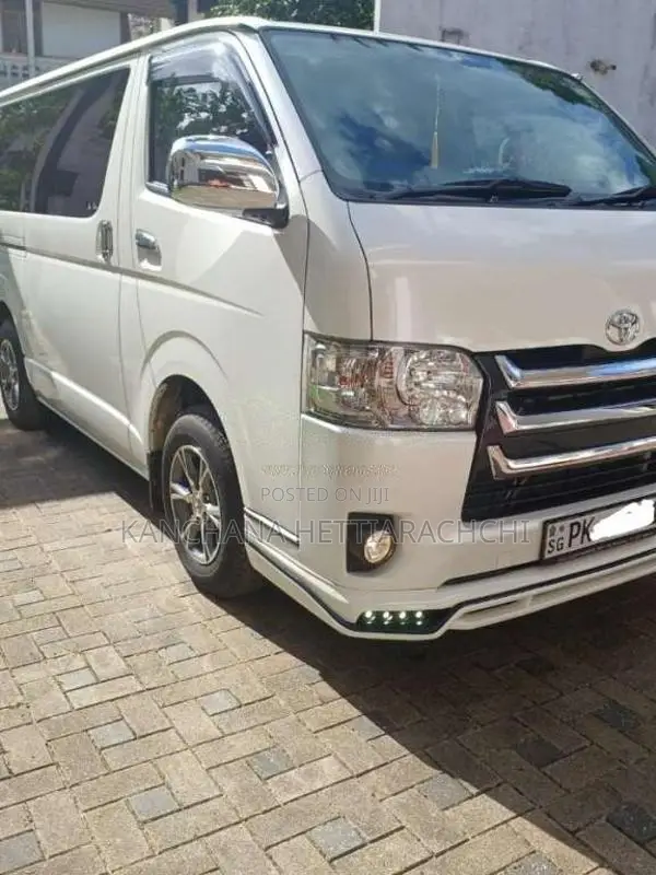 Toyota KDH 2017 Van (Used)