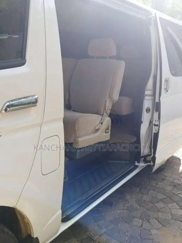 Toyota KDH 2017 Van (Used)