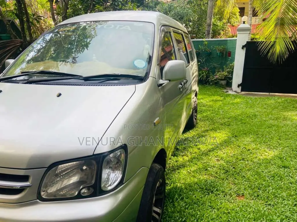 Toyota Noah 1999 Van (Used)