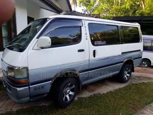Toyota Dolphin 1992 Van (Used)