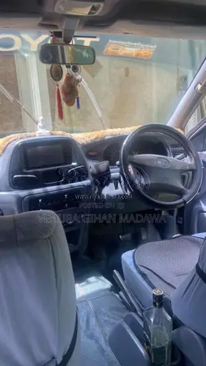 Toyota Noah 1999 Van (Used)