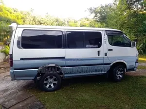 Toyota Dolphin 1992 Van (Used)