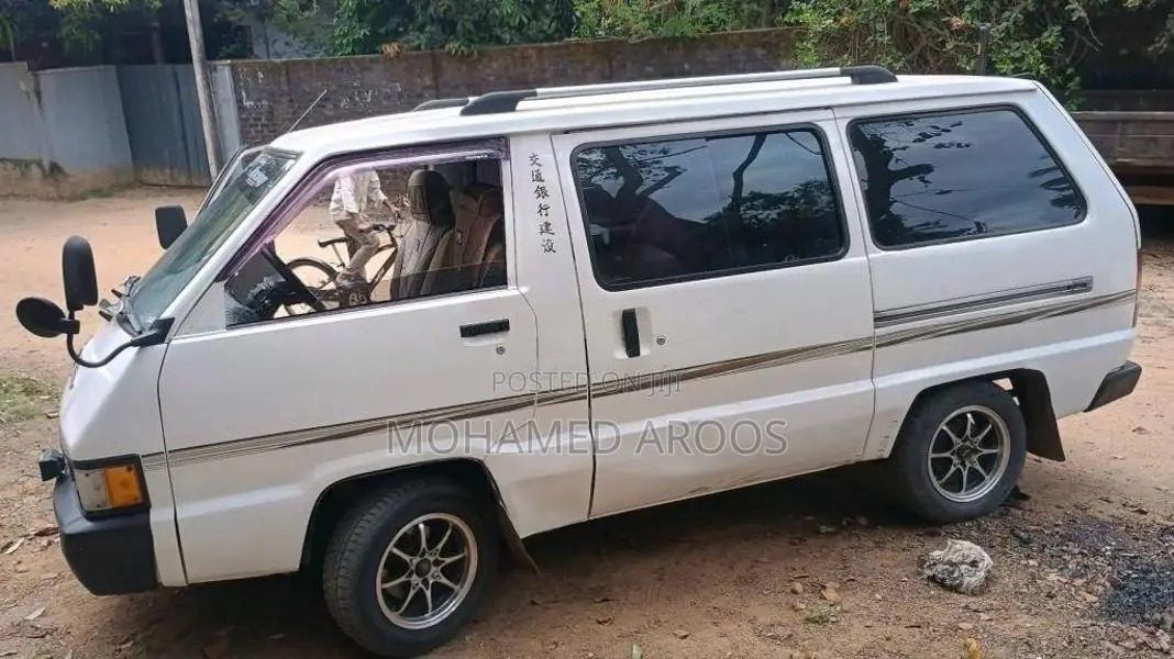 Toyota Toyota 1989 Van (Used)