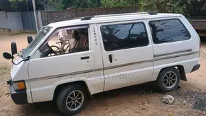 Toyota Toyota 1989 Van (Used)