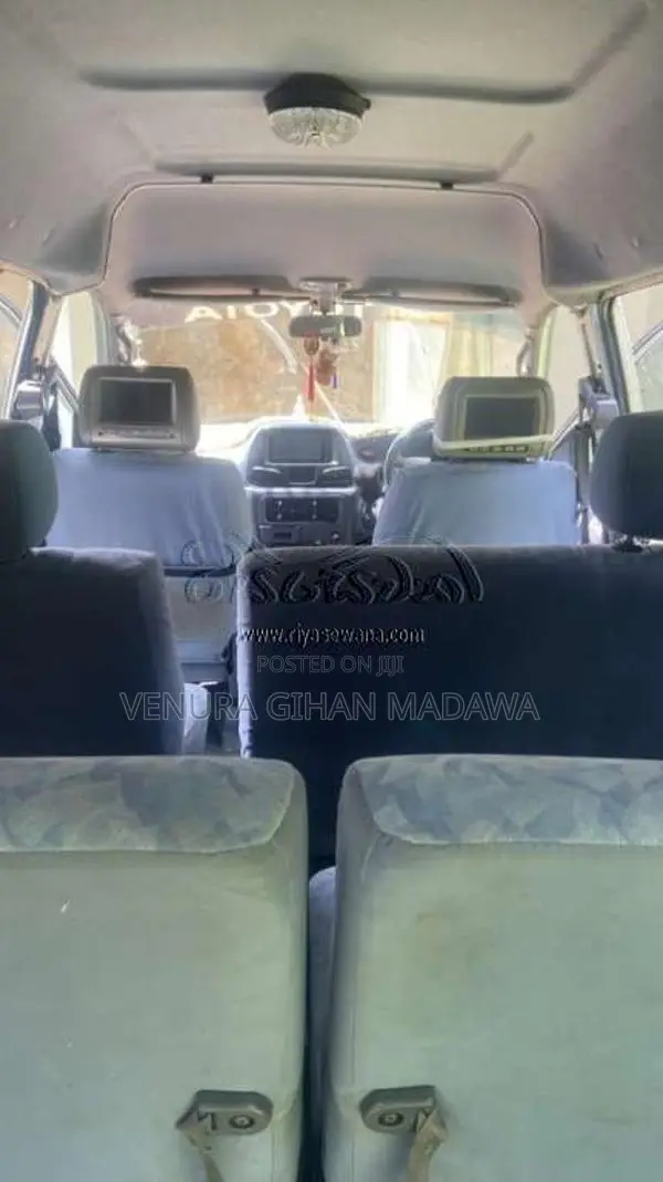 Toyota Noah 1999 Van (Used)