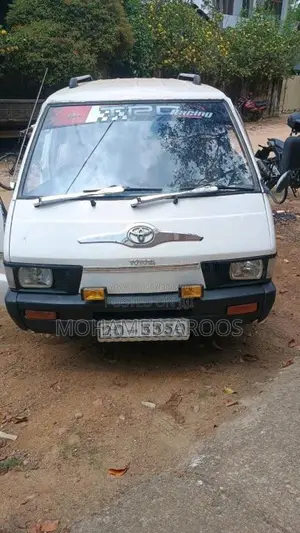 Toyota Toyota 1989 Van (Used)
