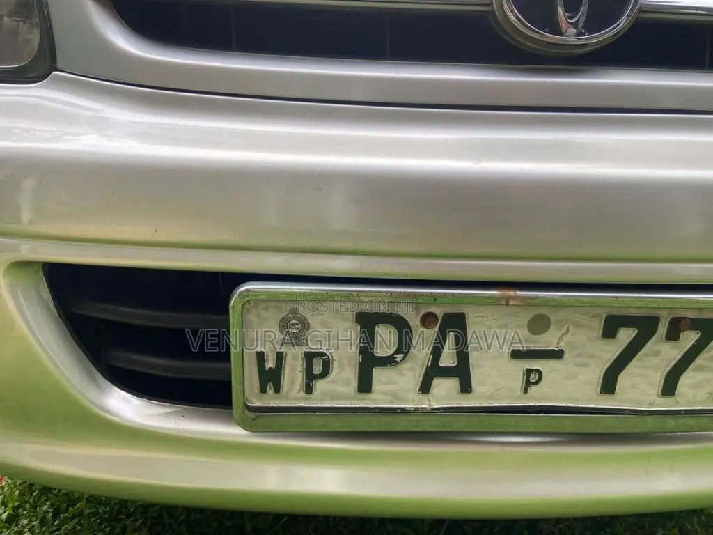 Toyota Noah 1999 Van (Used)