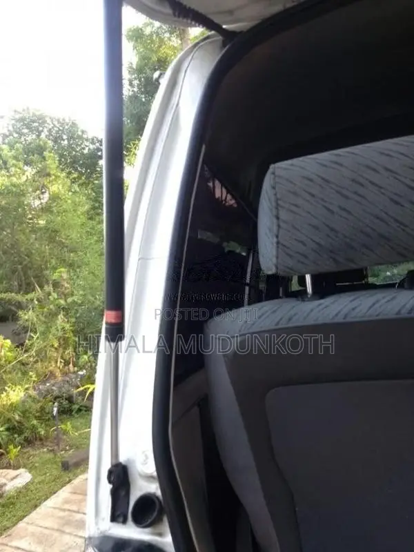 Toyota Dolphin 1992 Van (Used)