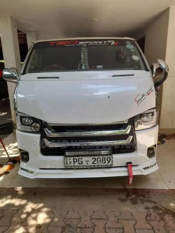 Toyota KDH 2013 Van (Used)