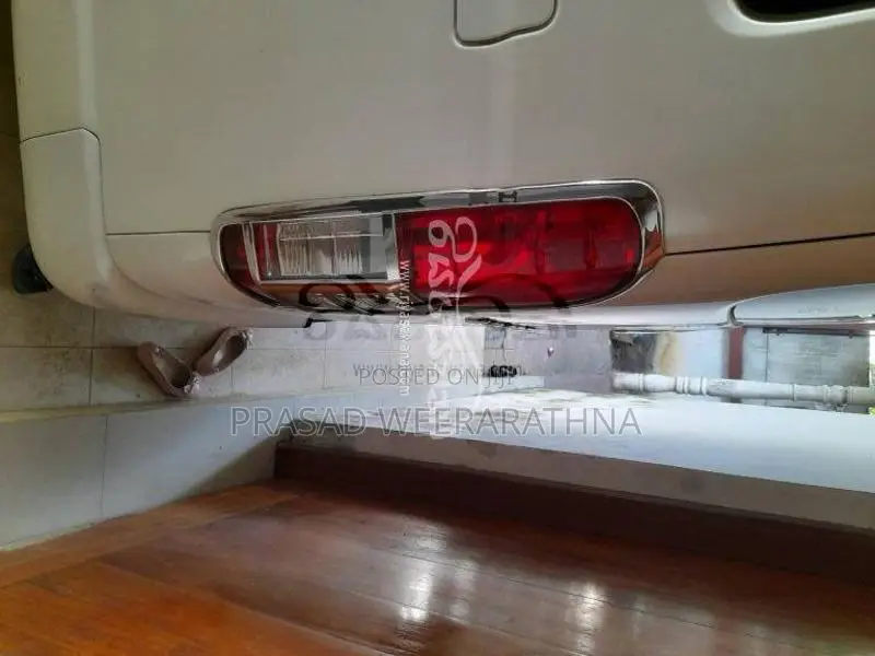 Toyota KDH 2013 Van (Used)