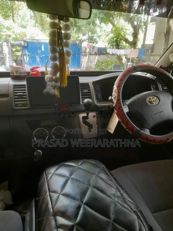 Toyota KDH 2013 Van (Used)
