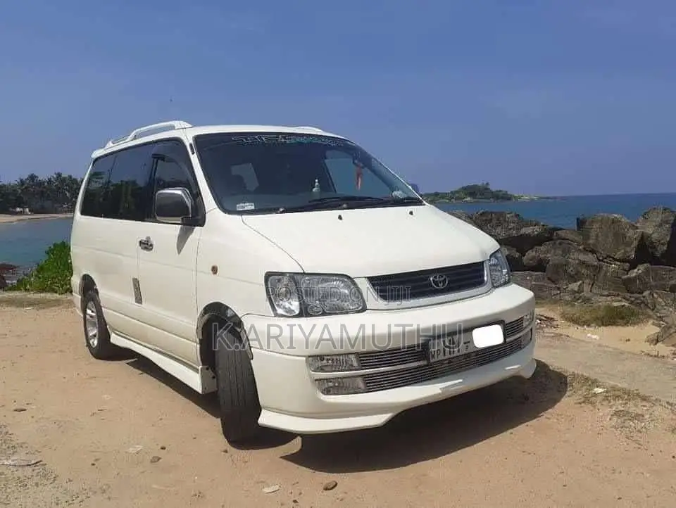 Toyota Noah 2018 Van (Used)