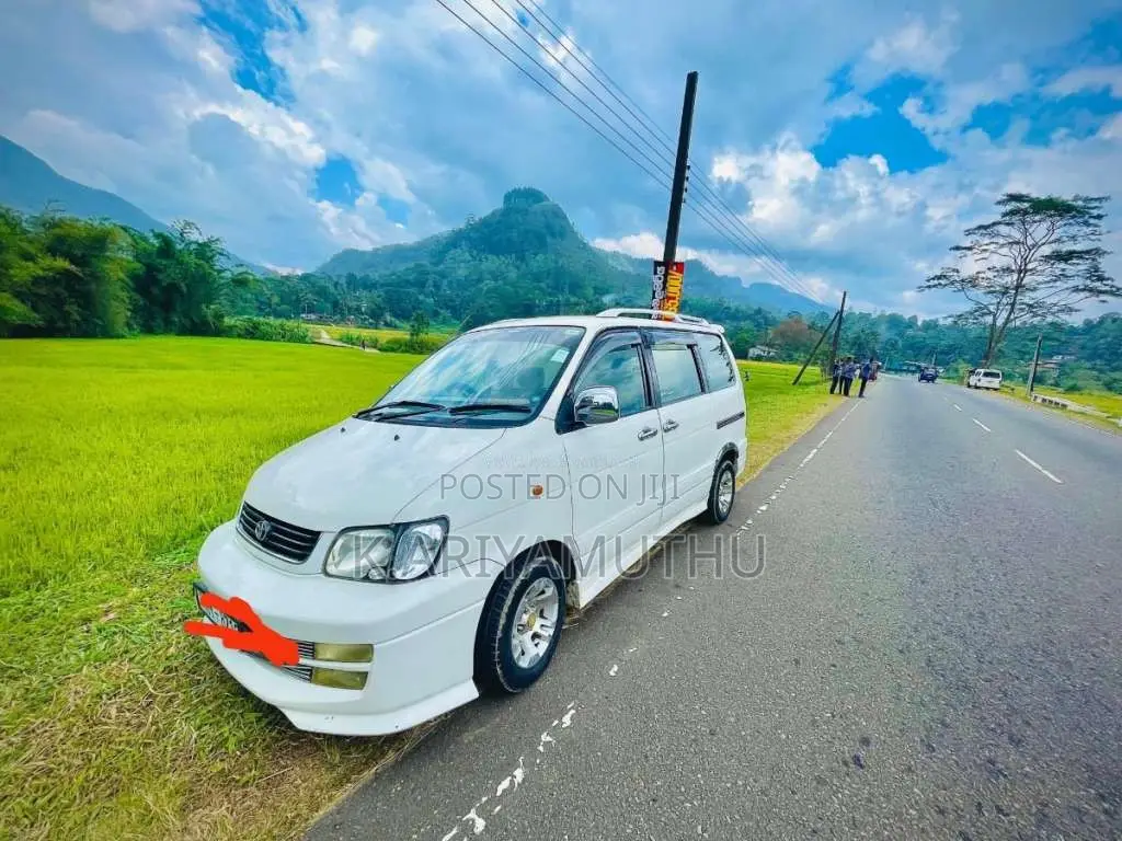 Toyota Noah 2018 Van (Used)