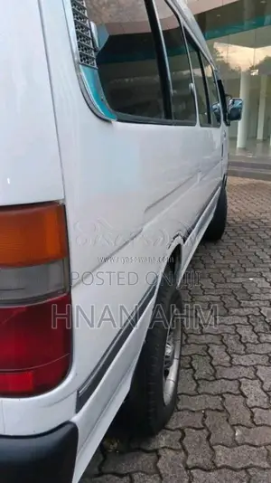 Toyota Lh123 1998 Van (Used)