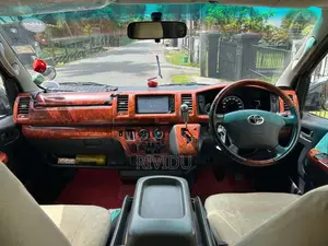 Toyota KDH 2007 Van (Used)
