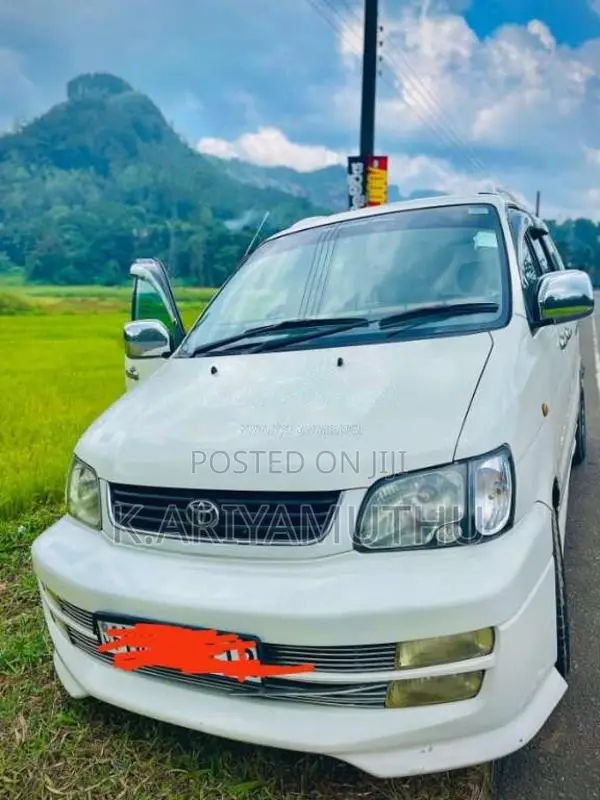 Toyota Noah 2018 Van (Used)