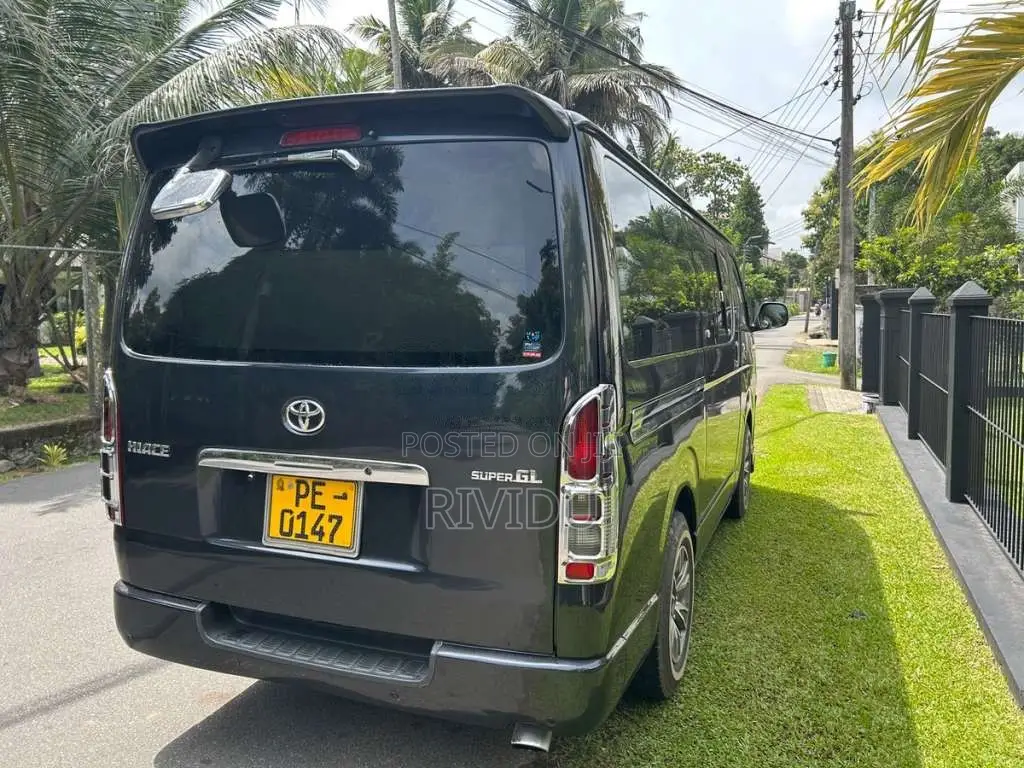 Toyota KDH 2007 Van (Used)
