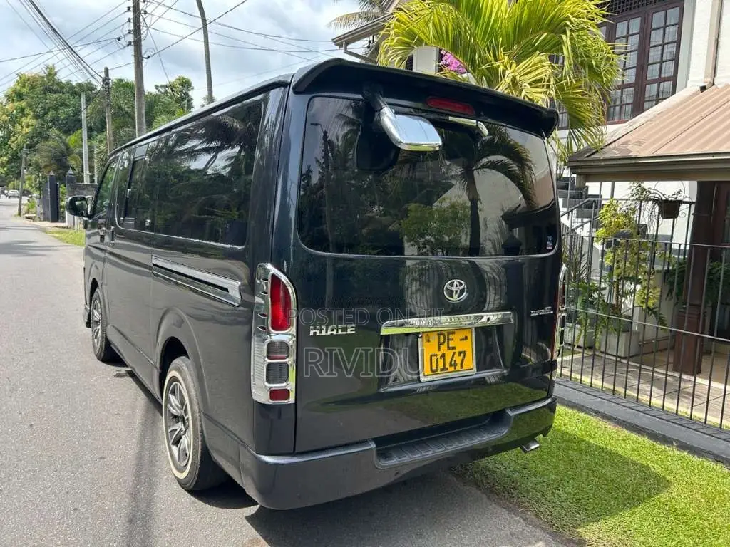Toyota KDH 2007 Van (Used)