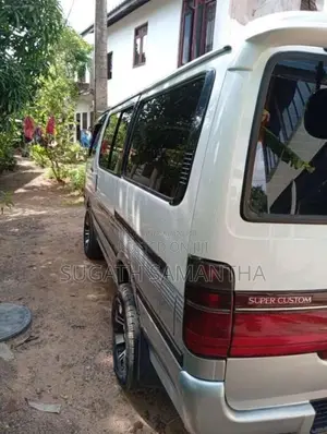 Toyota Dolphin 1991 Van (Used)