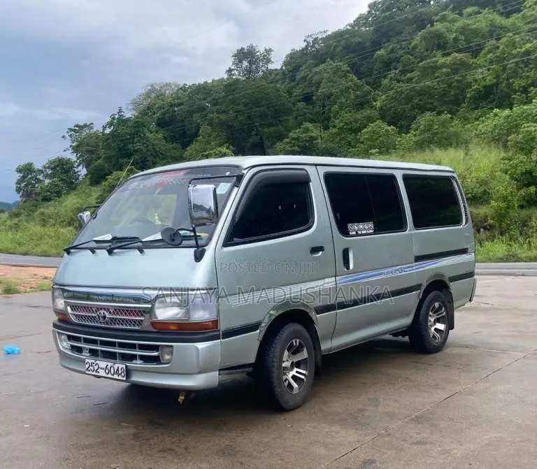 Toyota Dolphin 1993 Van (Used)