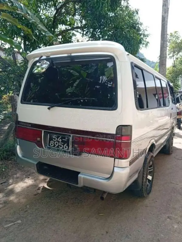 Toyota Dolphin 1991 Van (Used)