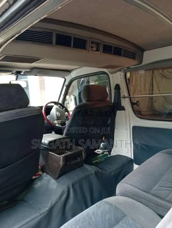 Toyota Dolphin 1991 Van (Used)