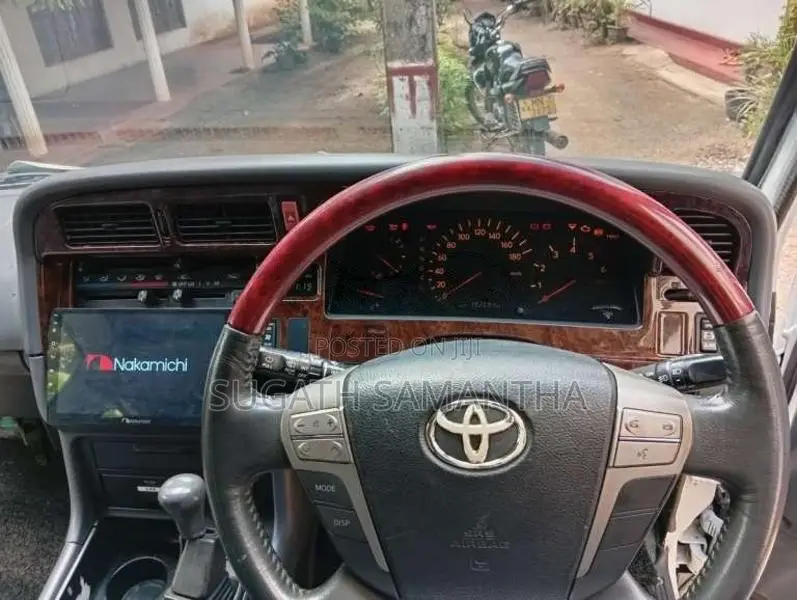 Toyota Dolphin 1991 Van (Used)