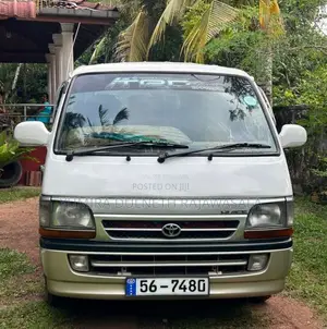 Toyota Dolphin 113 1990 Van (Used)