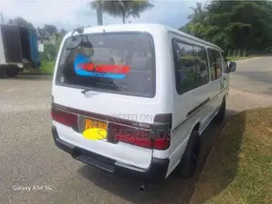 Toyota Dolphin 113 1990 Van (Used)