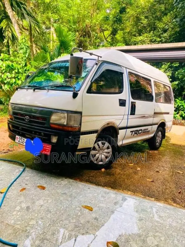 Toyota Dolphin LH113 1995 Van (Used)