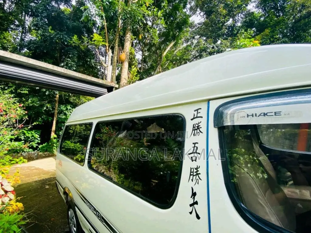 Toyota Dolphin LH113 1995 Van (Used)