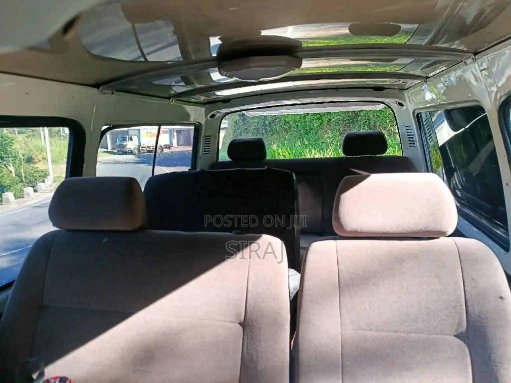 Toyota Dolphin 1993 Van (Used)