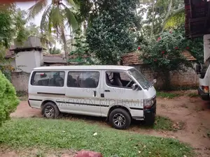 Toyota Dolphin 1993 Van (Used)