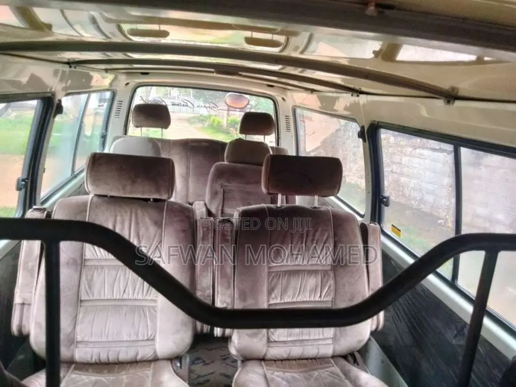 Toyota Dolphin 1993 Van (Used)