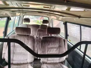 Toyota Dolphin 1993 Van (Used)