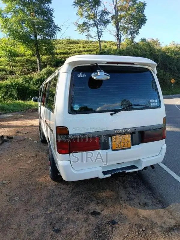 Toyota Dolphin 1993 Van (Used)