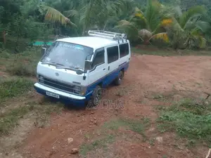 Toyota Shell 1989 Van (Used)