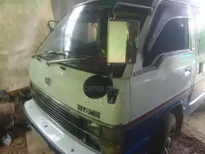 Toyota Shell 1989 Van (Used)