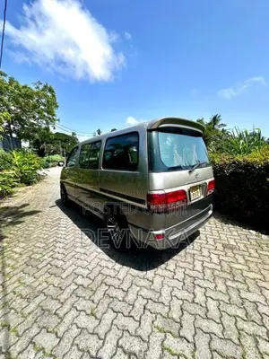 Toyota Regius 1997 Van (Used)